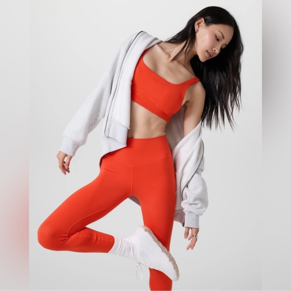 Vuori AllTheForm Bra in Orange/Red